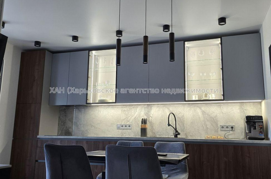 Продам квартиру, Пискуновский пер. , 3  ком., 89 м², авторский дизайн 