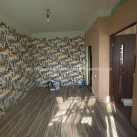 Продам квартиру, Ньютона ул. , 2 кім., 26.80 м², советский ремонт