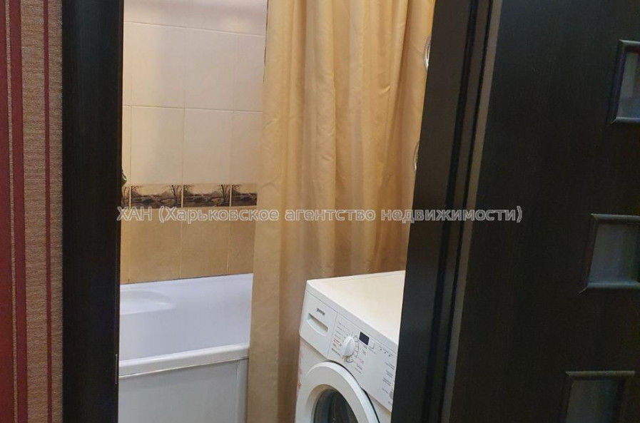 Продам квартиру, Алексеевская ул. , 2 кім., 52 м², евроремонт 