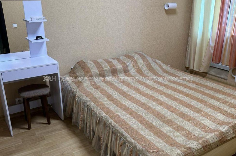 Продам квартиру, Алексеевская ул. , 2 кім., 52 м², евроремонт 