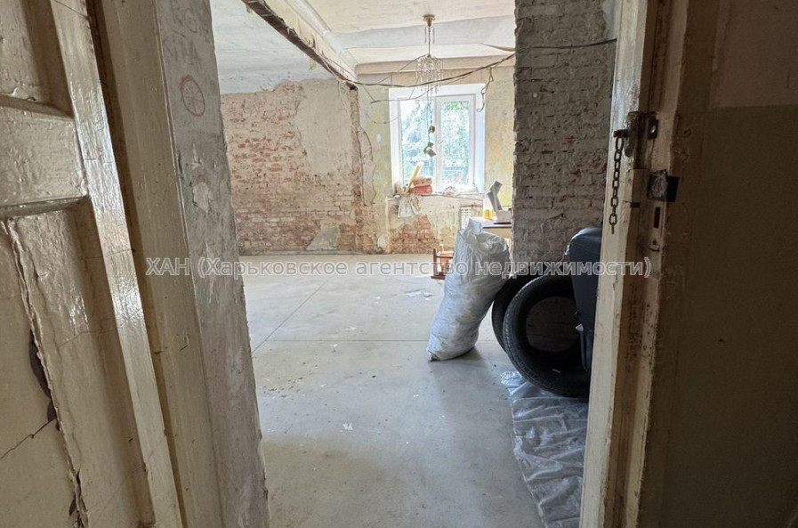 Продам квартиру, Александра Лавренко ул. , 2  ком., 57.30 м², без ремонта 