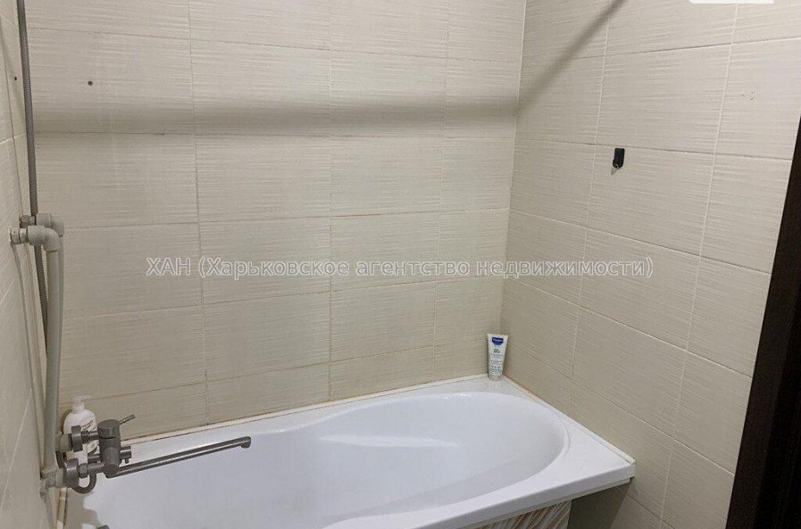 Продам квартиру, Героев Харькова просп. , 1 кім., 46 м², частичный ремонт 