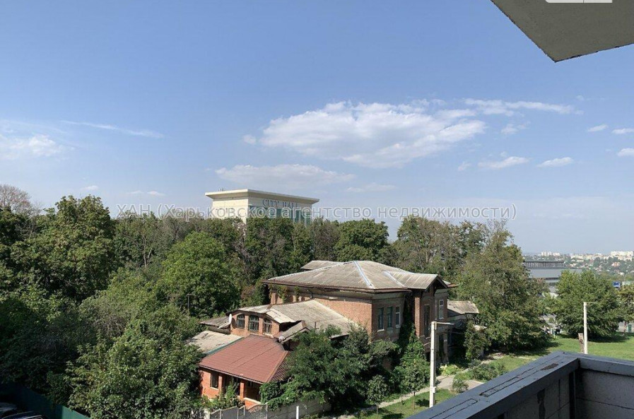 Продам квартиру, Героев Харькова просп. , 1 кім., 46 м², частичный ремонт 
