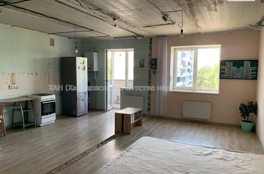 Продам квартиру, Героев Харькова просп. , 1 кім., 46 м², частичный ремонт 