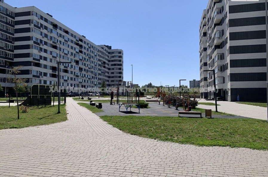 Продам квартиру, Героев Харькова просп. , 1 кім., 46 м², частичный ремонт 
