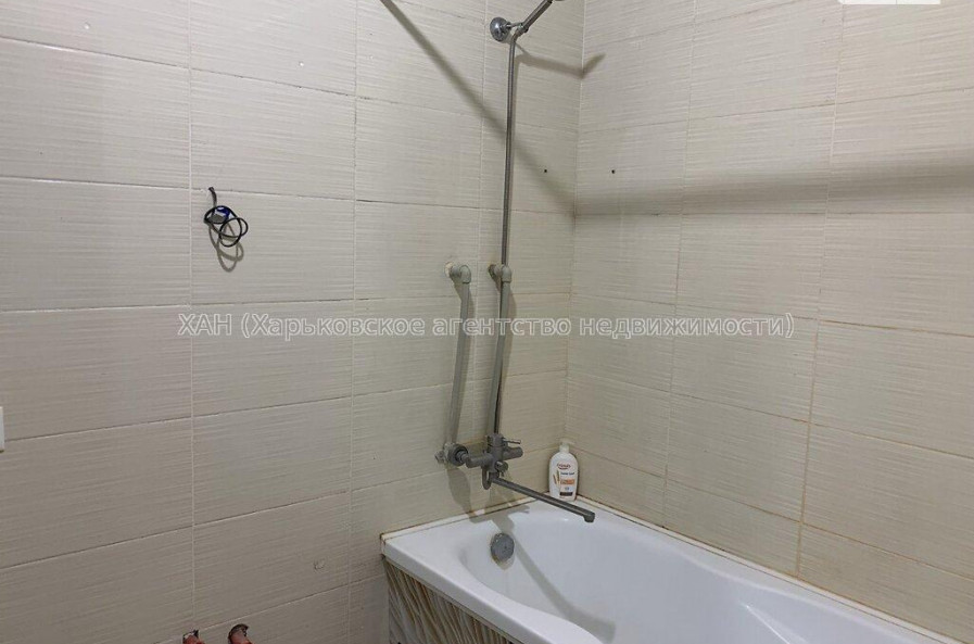 Продам квартиру, Героев Харькова просп. , 1 кім., 46 м², частичный ремонт 
