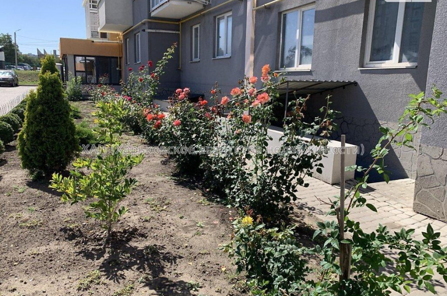 Продам квартиру, Героев Харькова просп. , 1 кім., 46 м², частичный ремонт 