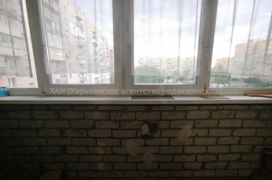 Продам квартиру, Свинаренко Петра ул. , 18 , 3  ком., 64.90 м², частичный ремонт 