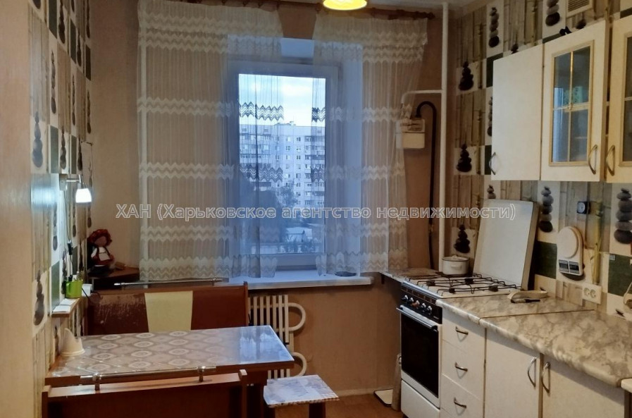 Продам квартиру, Свинаренко Петра ул. , 18 , 3  ком., 64.90 м², частичный ремонт 