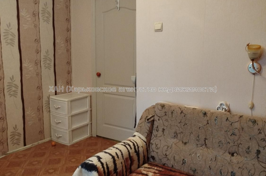 Продам квартиру, Свинаренко Петра ул. , 18 , 3  ком., 64.90 м², частичный ремонт 
