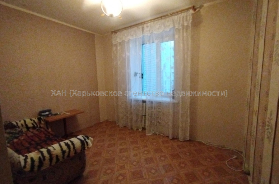 Продам квартиру, Свинаренко Петра ул. , 18 , 3  ком., 64.90 м², частичный ремонт 