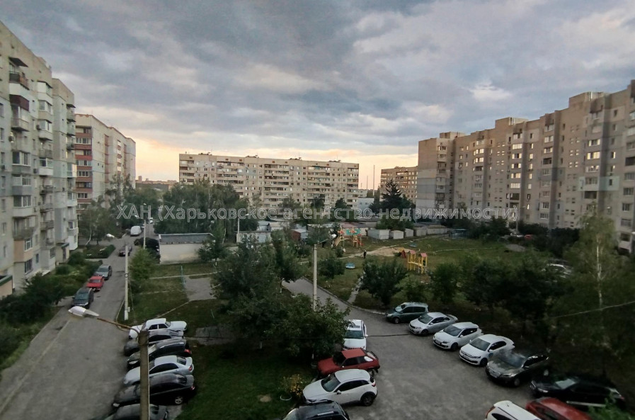 Продам квартиру, Свинаренко Петра ул. , 18 , 3  ком., 64.90 м², частичный ремонт 