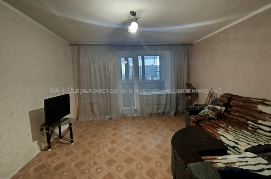 Продам квартиру, Свинаренко Петра ул. , 18 , 3  ком., 64.90 м², частичный ремонт 
