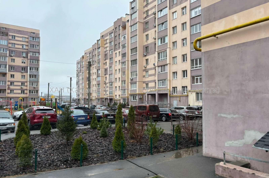 Продам квартиру, Ньютона ул. , 1 кім., 35 м², капитальный ремонт 