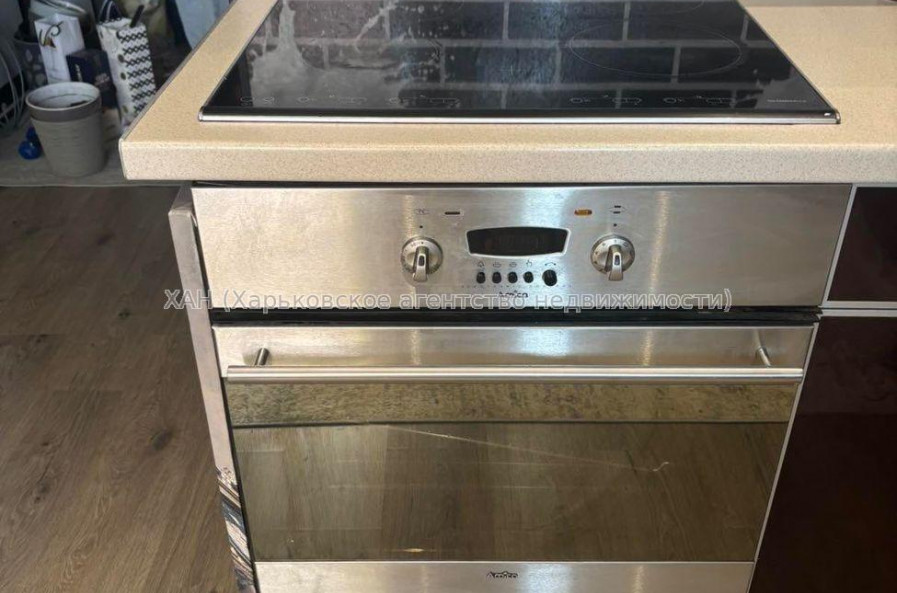 Продам квартиру, Ньютона ул. , 1 кім., 35 м², капитальный ремонт 