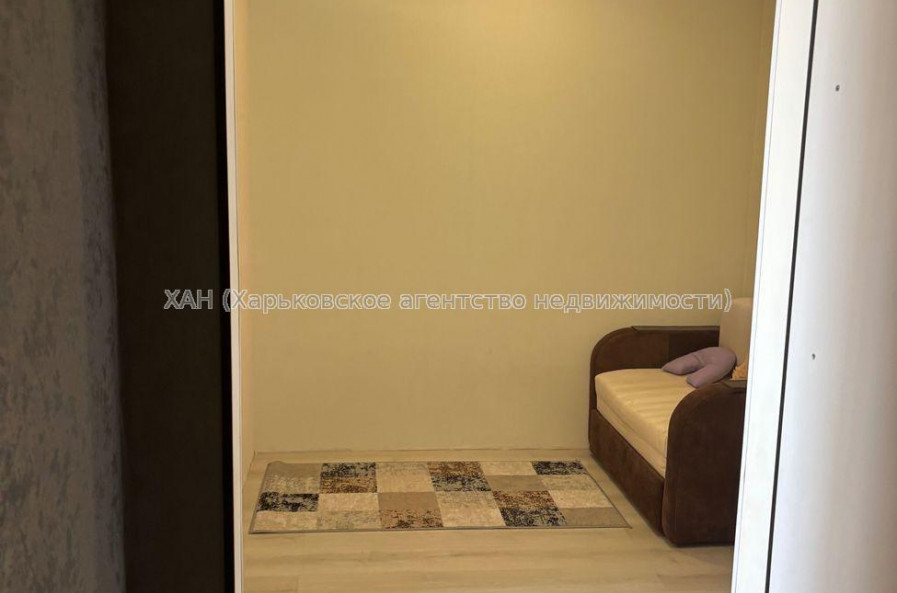 Продам квартиру, Ньютона ул. , 1 кім., 35 м², капитальный ремонт 