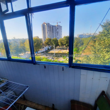 Продам квартиру, Байрона пр-т , 2 кім., 45 м², косметический ремонт 