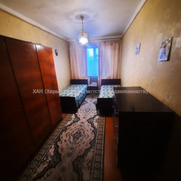 Продам квартиру, Байрона пр-т , 2 кім., 45 м², косметический ремонт 