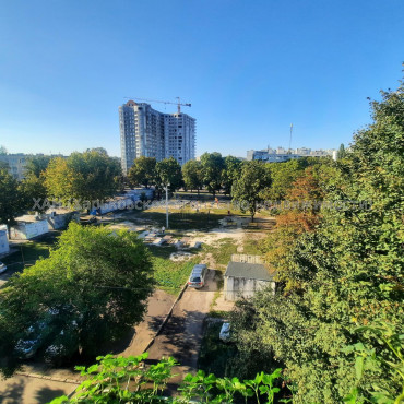 Продам квартиру, Байрона пр-т , 2 кім., 45 м², косметический ремонт 