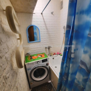 Продам квартиру, Байрона пр-т , 2 кім., 45 м², косметический ремонт 