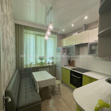 Продам квартиру, Семинарская ул. , 1 кім., 30.50 м², капитальный ремонт 