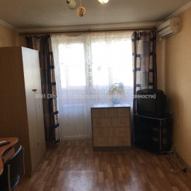 Продам квартиру, Гвардейцев Широнинцев ул. , 1 кім., 33 м², косметический ремонт