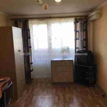 Продам квартиру, Гвардейцев Широнинцев ул. , 1  ком., 33 м², косметический ремонт 