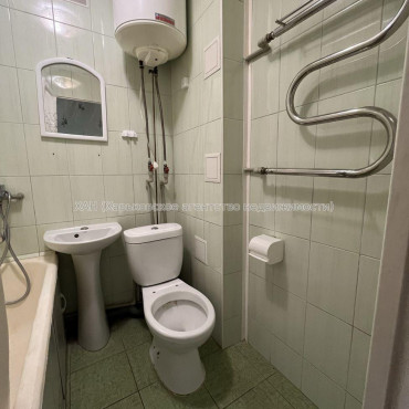 Продам квартиру, Гвардейцев Широнинцев ул. , 1  ком., 33 м², косметический ремонт 