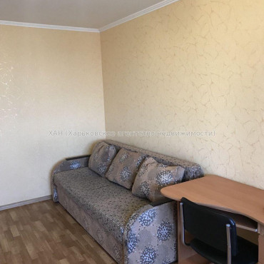 Продам квартиру, Гвардейцев Широнинцев ул. , 1 кім., 33 м², косметический ремонт 