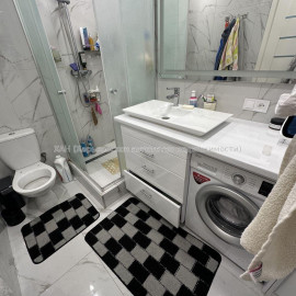Продам квартиру, Гвардейцев Широнинцев ул. , 2 кім., 45 м², капитальный ремонт