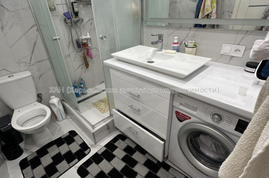 Продам квартиру, Гвардейцев Широнинцев ул. , 2 кім., 45 м², капитальный ремонт 
