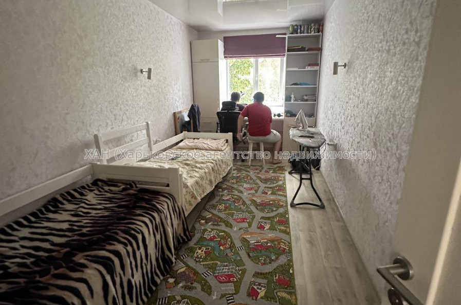 Продам квартиру, Гвардейцев Широнинцев ул. , 2 кім., 45 м², капитальный ремонт 