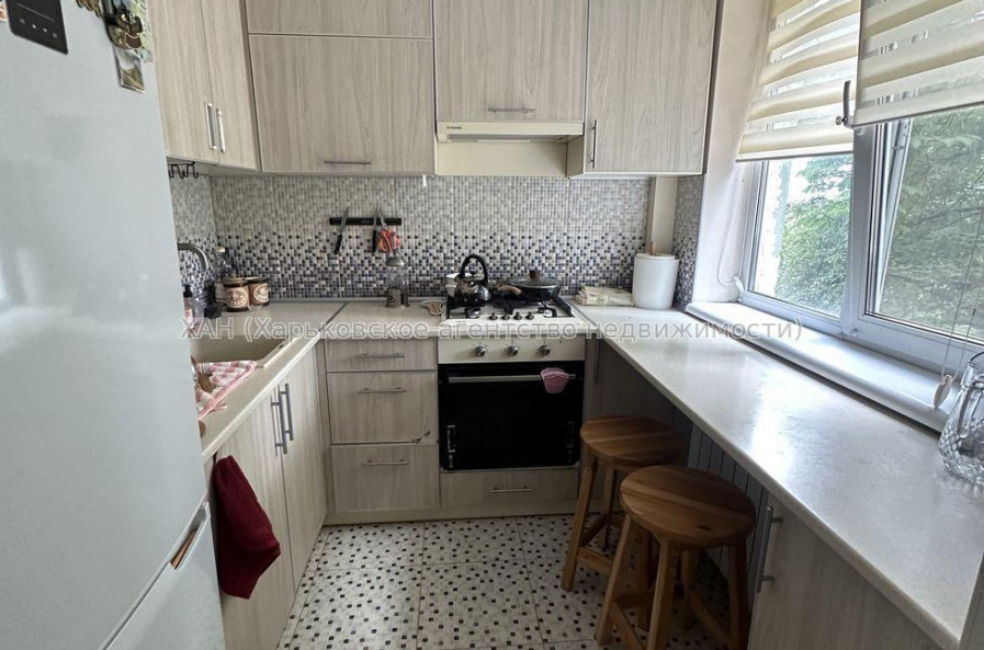 Продам квартиру, Гвардейцев Широнинцев ул. , 2 кім., 45 м², капитальный ремонт 
