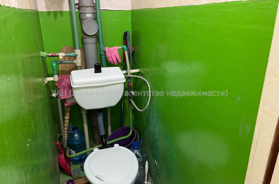 Продам квартиру, Победы просп. , 1 кім., 27 м², советский ремонт 