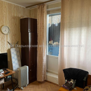 Продам квартиру, Победы просп. , 1 кім., 27 м², советский ремонт 