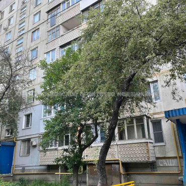 Продам квартиру, Победы просп. , 1 кім., 27 м², советский ремонт 