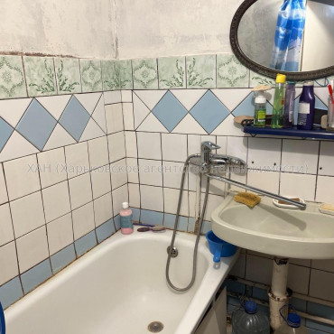 Продам квартиру, Победы просп. , 1 кім., 27 м², советский ремонт 