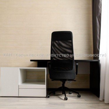 Продам квартиру, Науки просп. , 3 кім., 106 м², авторский дизайн 