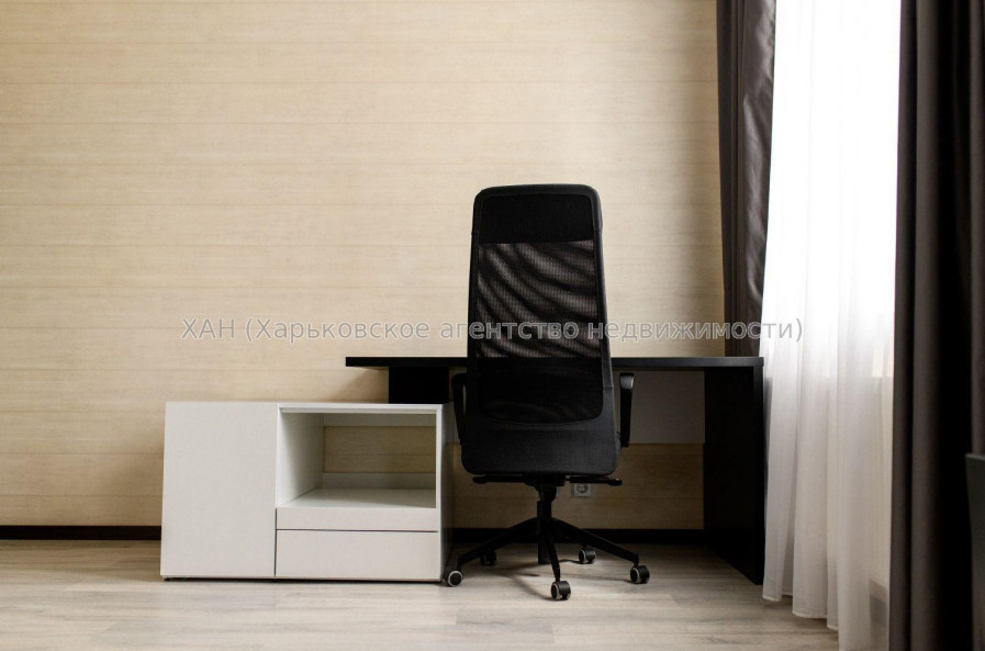 Продам квартиру, Науки просп. , 3 кім., 106 м², авторский дизайн 