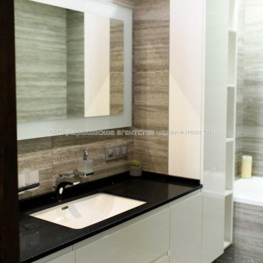 Продам квартиру, Науки просп. , 3 кім., 106 м², авторский дизайн 