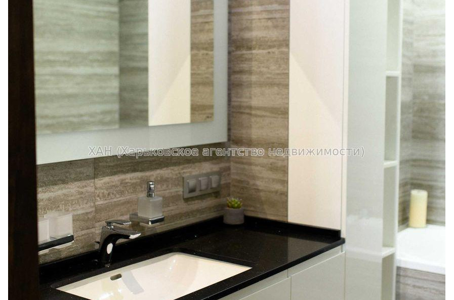 Продам квартиру, Науки просп. , 3 кім., 106 м², авторский дизайн 