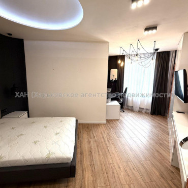 Продам квартиру, Науки просп. , 3 кім., 106 м², авторский дизайн 