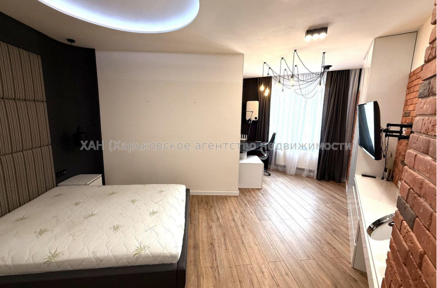 Продам квартиру, Науки просп. , 3 кім., 106 м², авторский дизайн 