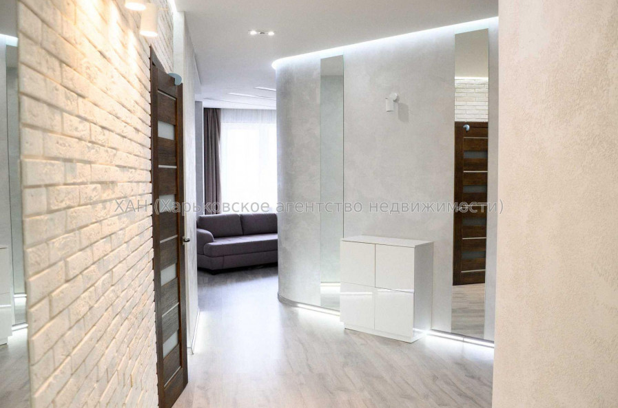 Продам квартиру, Науки просп. , 3 кім., 106 м², авторский дизайн 