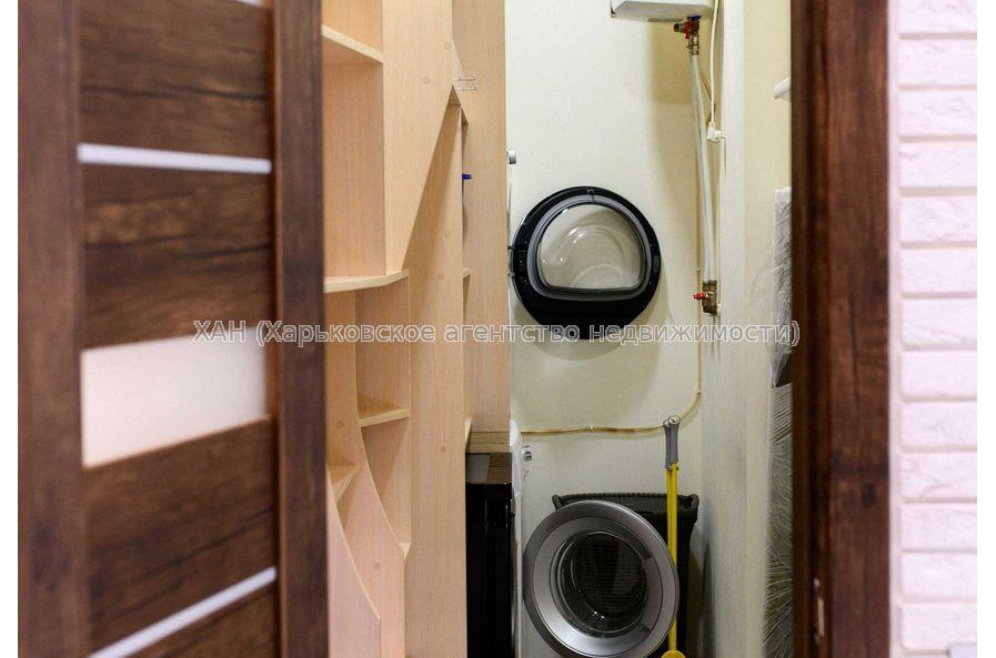 Продам квартиру, Науки просп. , 3 кім., 106 м², авторский дизайн 