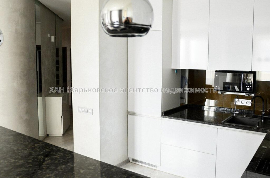 Продам квартиру, Науки просп. , 3  ком., 106 м², авторский дизайн 
