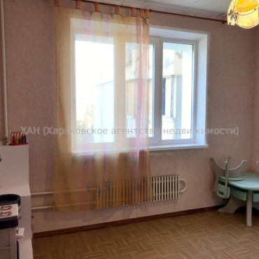 Продам квартиру, Соборности Украины ул. , 203 , 3 кім., 68 м², частичный ремонт 