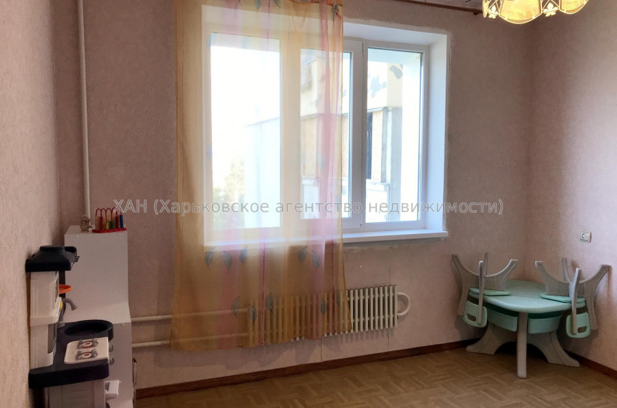Продам квартиру, Соборности Украины ул. , 203 , 3  ком., 68 м², частичный ремонт 