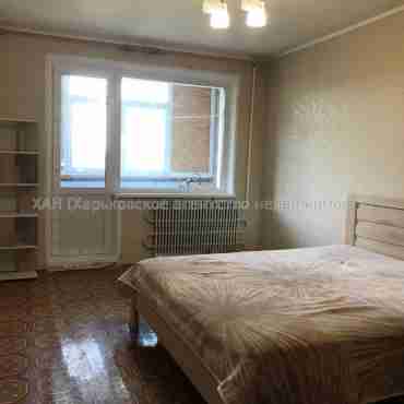 Продам квартиру, Соборности Украины ул. , 203 , 3  ком., 68 м², частичный ремонт 