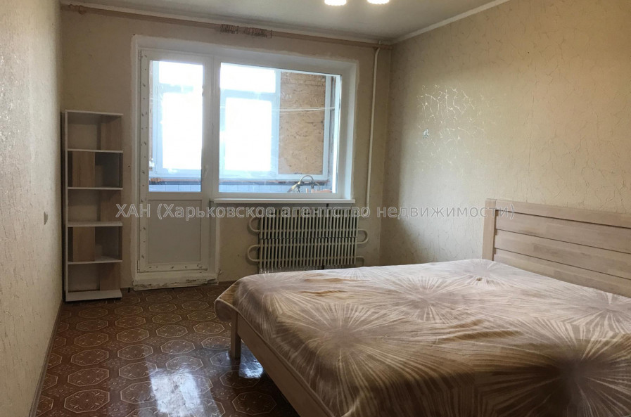 Продам квартиру, Соборности Украины ул. , 203 , 3  ком., 68 м², частичный ремонт 